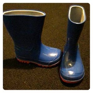 Boy rain boots